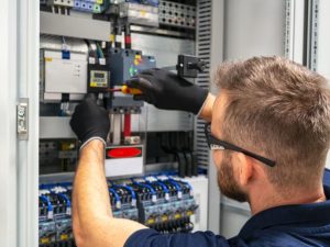 Electricians in Industrial Settings